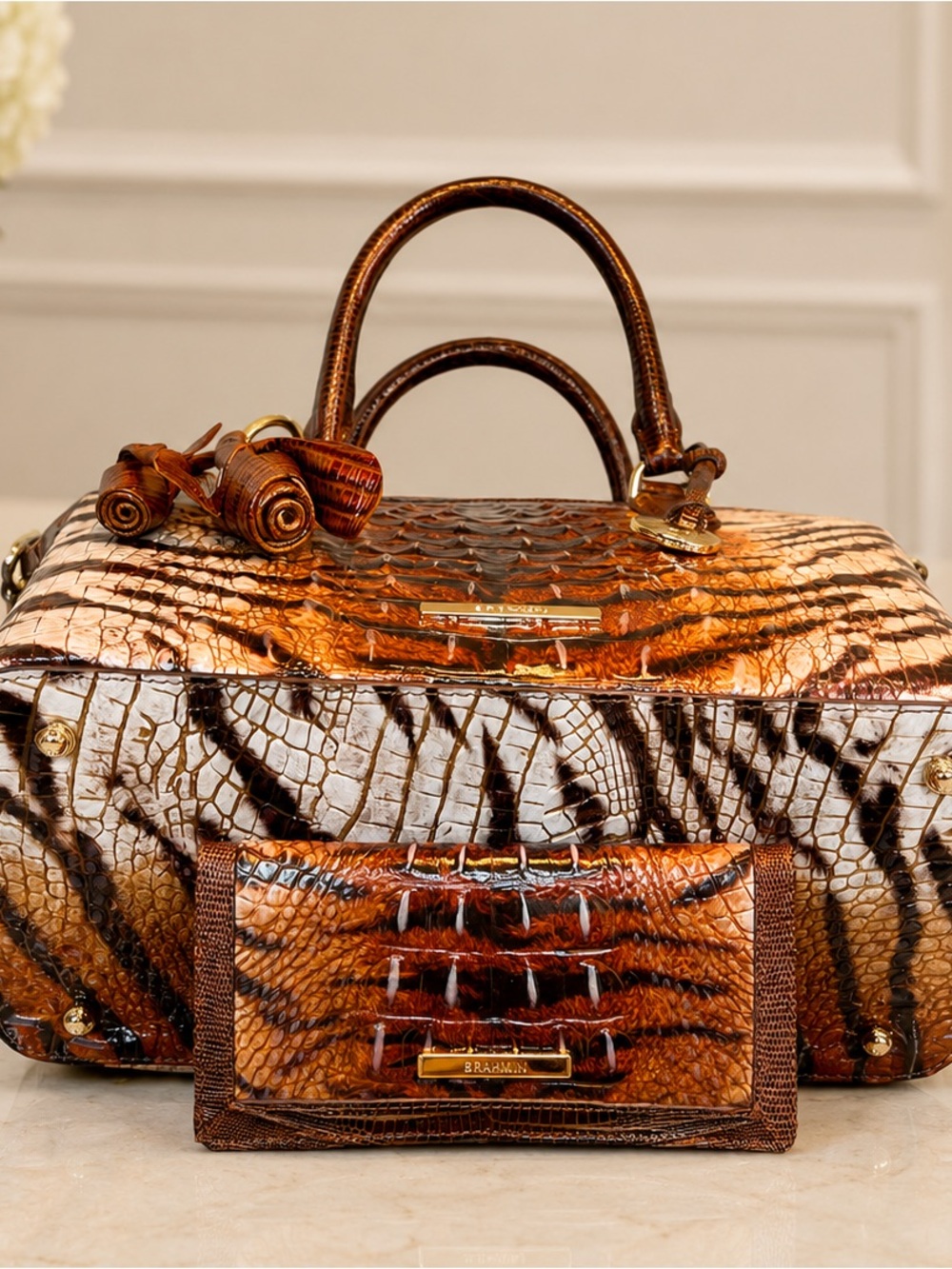 BRAHMIN “Feline Hermosa” Medium Duxbury with Ady Wallet, EUC & Brahmin Roses🌹 - Picture 10 of 13